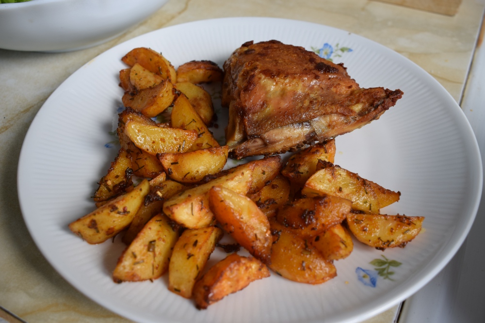 Grilled chicken &amp; roasted potatoes with thyme_5